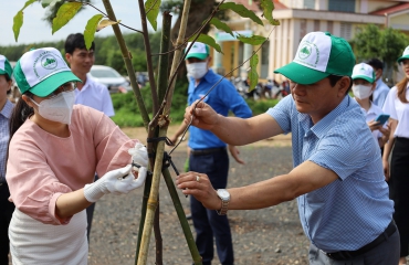 Huyện Krông Bông: tổ chức Lễ ra quân phát động trồng 3850 cây sao đen hưởng ứng đề án: “Trồng 1 tỷ cây xanh giai đoạn 2021 – 2025”