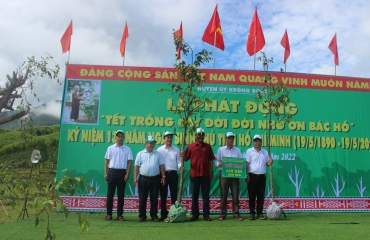 Huyện Krông Bông: tổ chức Lễ phát động “Tết trồng cây đời đời nhớ ơn Bác Hồ”
