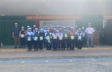 Chương trình “Chi trả DVMTR đồng hành cùng học sinh đến trường” năm 2023 tại trường THCS Chu Văn An, huyện Krông Năng
