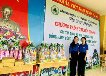 Mang Tết Trung thu đến với trẻ em trường THCS Cư Pui, huyện Krông Bông